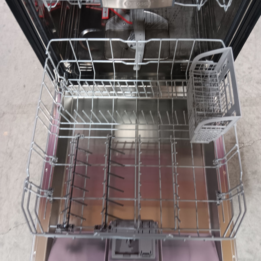 Bosch 500 Series 24 in. Stainless Steel Top Control Tall Tub Pocket Handle Quietest 44 dBA Dishwasher with Stainless Steel Tub SHP65DM5N - Scratch & Dent (Minor)