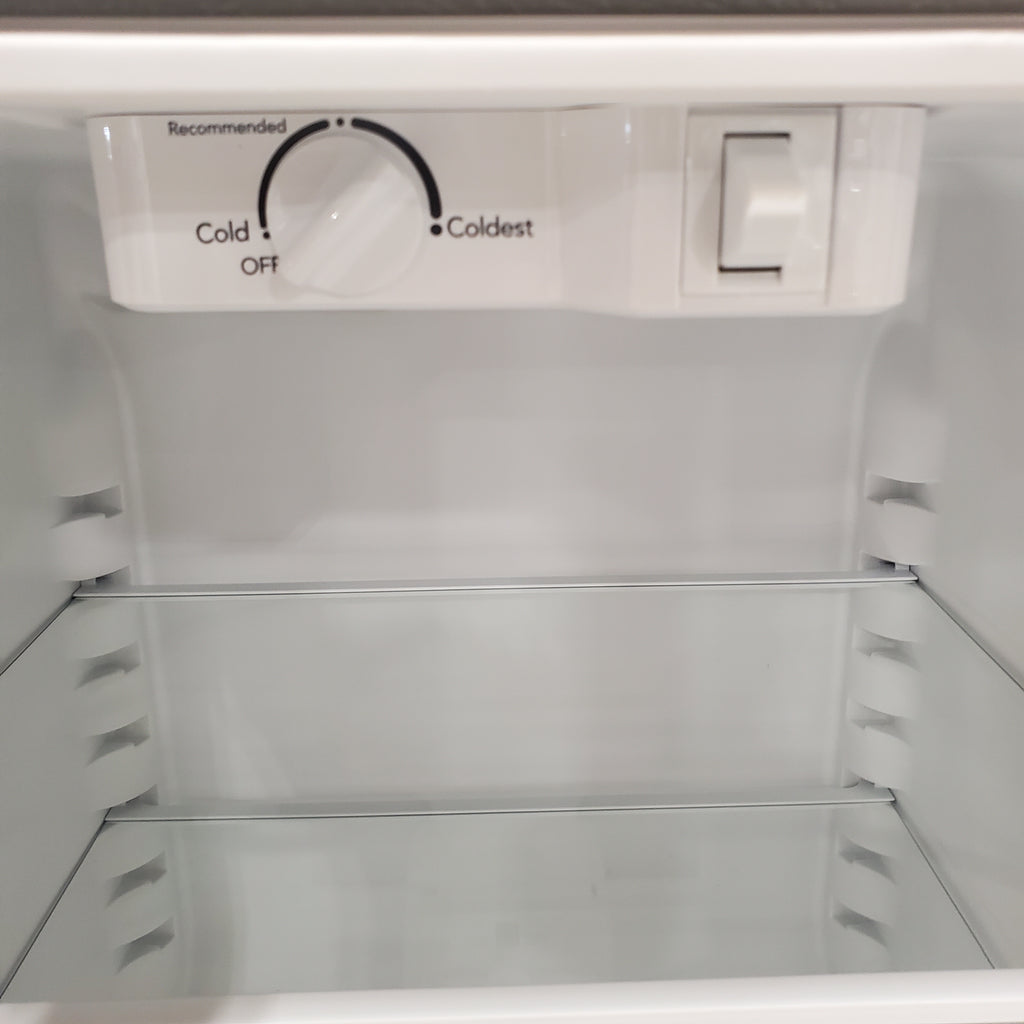 Pictures of Frigidaire 20 Cu. Ft. Garage Ready Top Freezer Refrigerator in Stainless Steel FFHT2022AS - Scratch & Dent (Major) - Neu Appliance Outlet - Discount Appliance Outlet in Austin, Tx