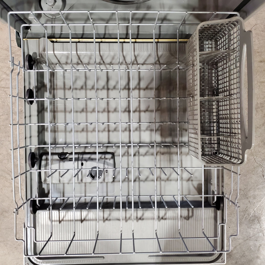 Pictures of Frigidaire Front Control Built In Dishwasher with 5-Level Wash System in Stainless Steel FDPC4221AS - Scratch & Dent (Minor) - Neu Appliance Outlet - Discount Appliance Outlet in Austin, Tx