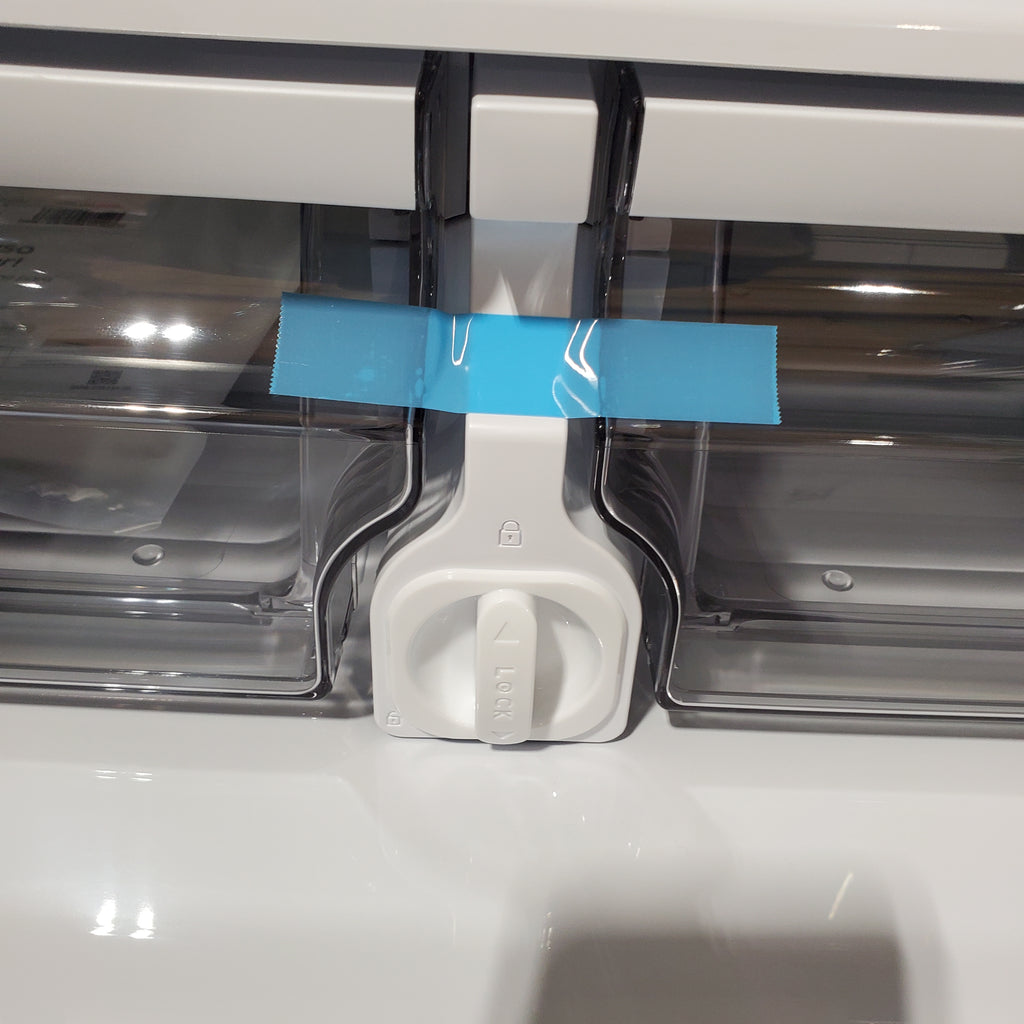 Pictures of Samsung 28-cu ft 4-Door ENERGY STAR Smart French Door Refrigerator with Ice Maker in Fingerprint Resistant Stainless Steel 4SD423 - RF28R7201SR - Scratch and Dent (Minor) - Neu Appliance Outlet - Discount Appliance Outlet in Austin, Tx