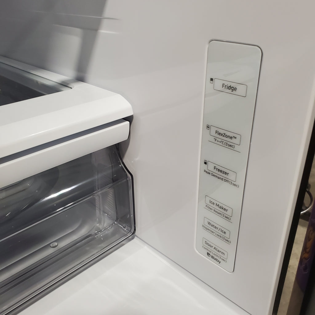 Pictures of Samsung 28-cu ft 4-Door ENERGY STAR Smart French Door Refrigerator with Ice Maker in Fingerprint Resistant Stainless Steel 4SD413 - RF28R7201SR - Scratch and Dent (Minor) - Neu Appliance Outlet - Discount Appliance Outlet in Austin, Tx