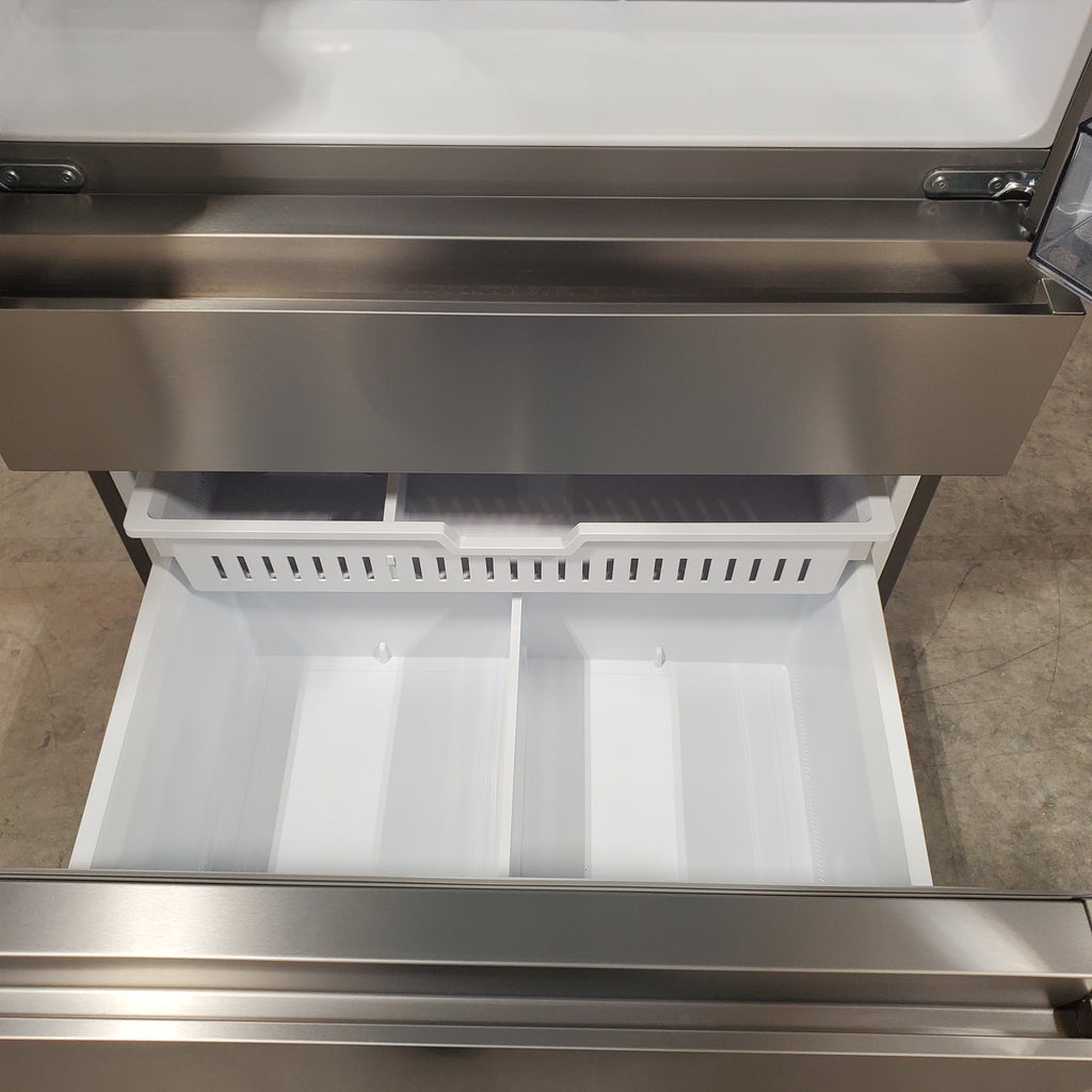 Pictures of Hisense PureFlat 25.6-cu ft 4-Door Smart French Door Refrigerator with Ice Maker, Water and Ice Dispenser (Stainless Steel) ENERGY STAR - Scratch and Dent (Minor) - Neu Appliance Outlet - Discount Appliance Outlet in Austin, Tx