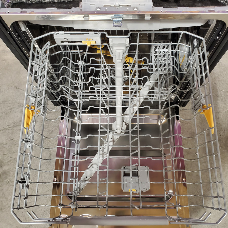 Samsung BESPOKE Smart Stormwash+ 7 Series 42 dBA Dishwasher with Smart Dry 251315SD1142 - DW80B7070US - Scratch & Dent (Major)