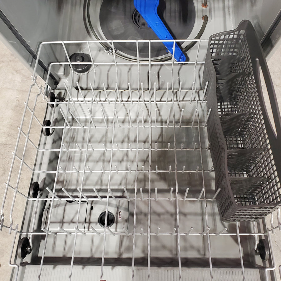 Frigidaire Front Control Built In Dishwasher with 5-Level Wash System in Stainless Steel 20SD162 - FDPC4221AS - Open Box