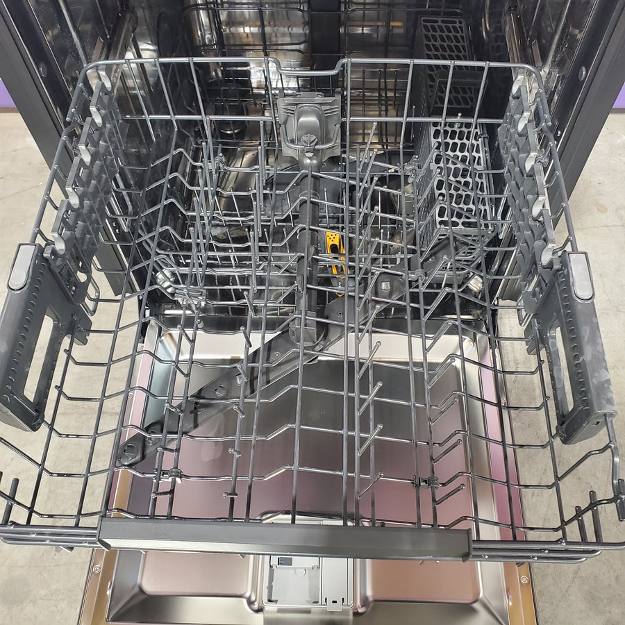 LG Black Stainless Steel Smart FlushFit™ Top Control Dishwasher with 1-Hour Wash & Dry, QuadWash® Pro, and Dynamic Heat Dry™ w/AutoVent Dry™ 25133SD447 - LDNPM545D - Open Box
