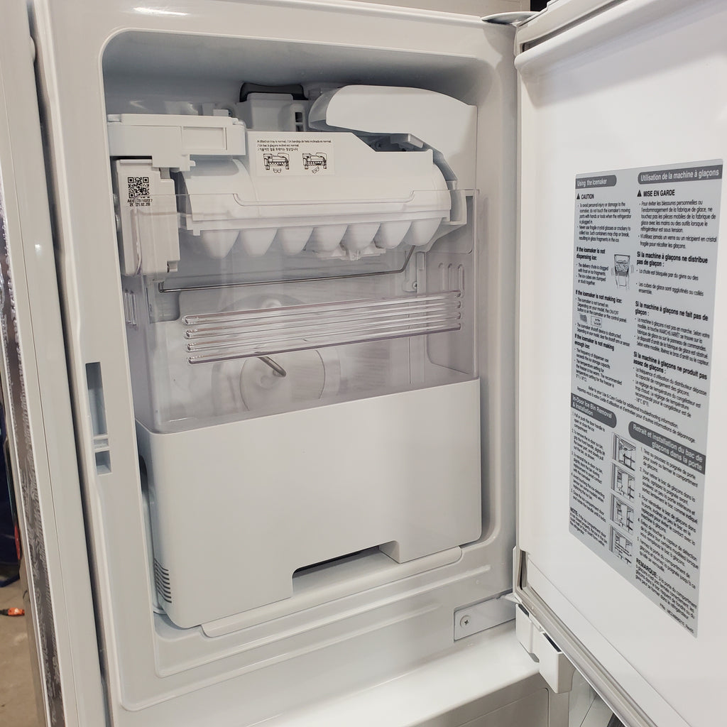 LG 31 cu. ft. Smart Standard-Depth MAX™ French Door Refrigerator with InstaView® Door-in-Door 3SD920 - LF31S6360S - Open Box