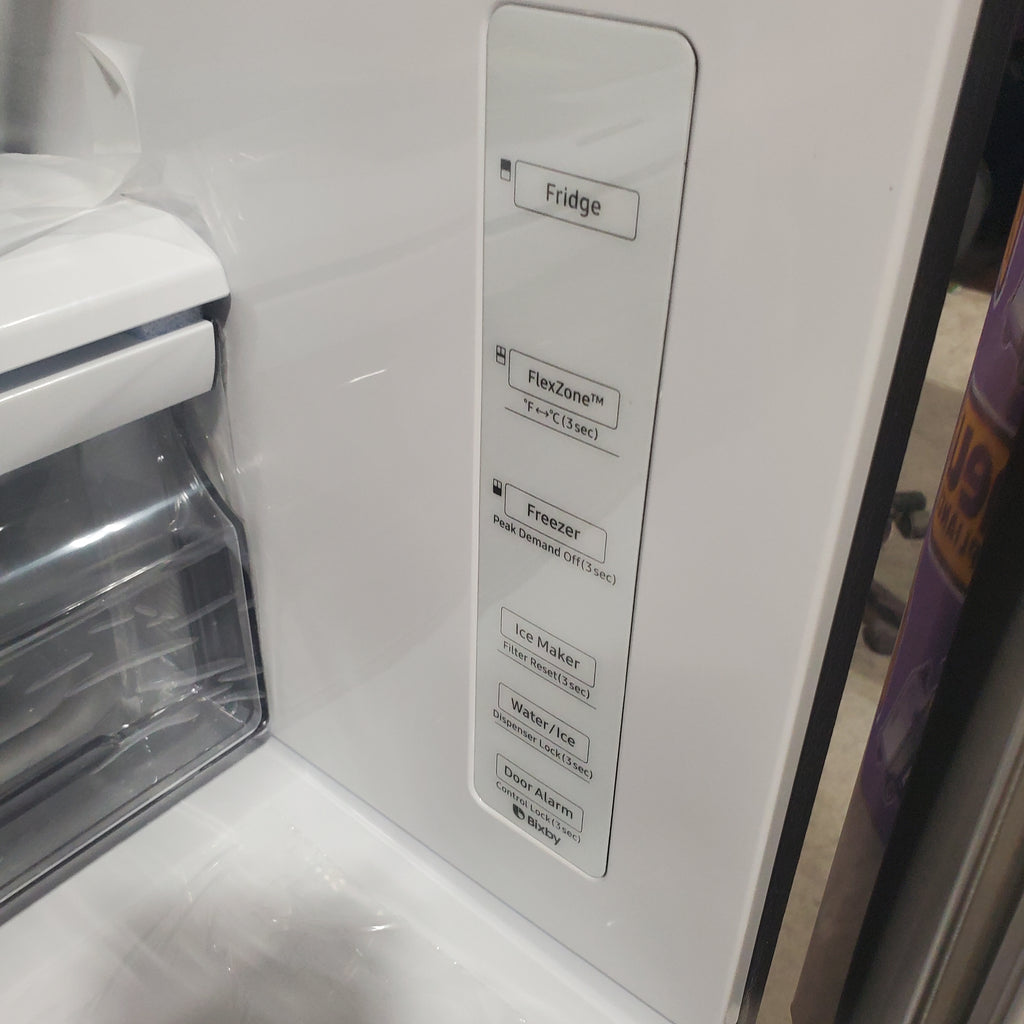 Pictures of Samsung 28-cu ft 4-Door ENERGY STAR Smart French Door Refrigerator with Ice Maker in Fingerprint Resistant Stainless Steel 4SD409 - RF28R7201SR - Scratch and Dent (Minor) - Neu Appliance Outlet - Discount Appliance Outlet in Austin, Tx