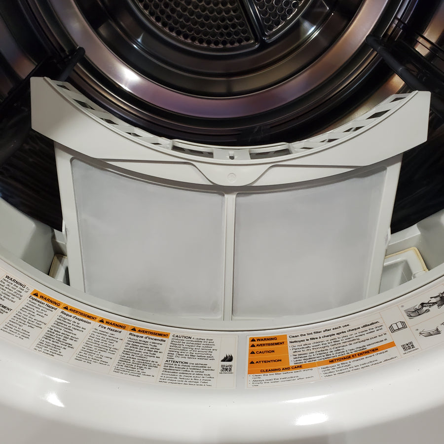 LG 24" Wide 4.2 cu.ft. Smart wi-fi Enabled Compact Front Load Dryer with Dual Inverter HeatPump™ Technology 31133SD70 - DLHC1455W - Scratch & Dent (Minor)