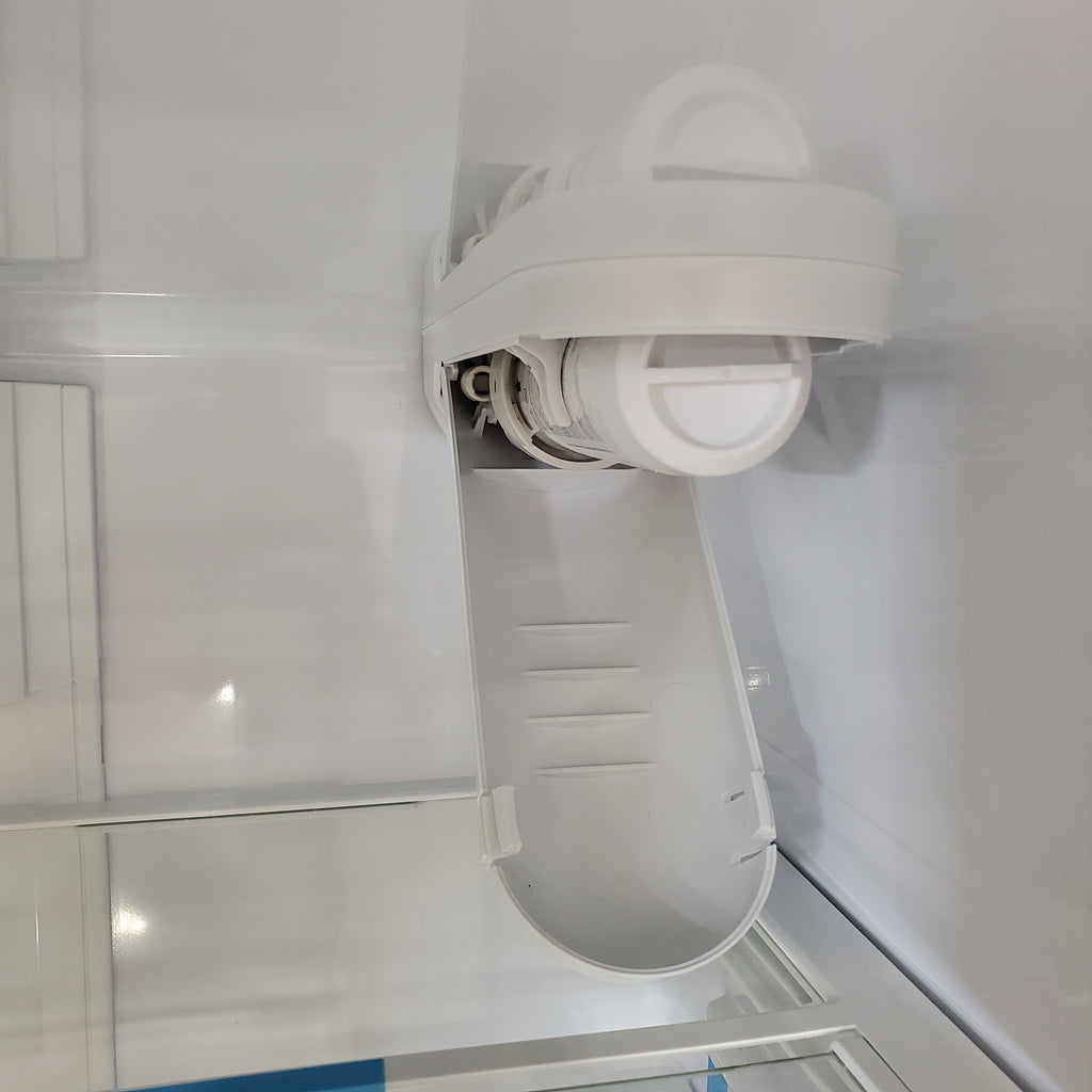 Pictures of GE 27-cu ft French Door Refrigerator with Ice Maker (Fingerprint-resistant Stainless Steel) ENERGY STAR-GNE27JYMXFS-Scratch and Dent(Minor) - Neu Appliance Outlet - Discount Appliance Outlet in Austin, Tx