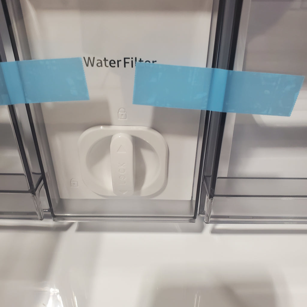 Pictures of Samsung Bespoke 4-Door French Door Refrigerator (29 cu. ft.) with Beverage Center™ in White Glass RF29BB860012AA - Scratch & Dent (Minor) - Neu Appliance Outlet - Discount Appliance Outlet in Austin, Tx