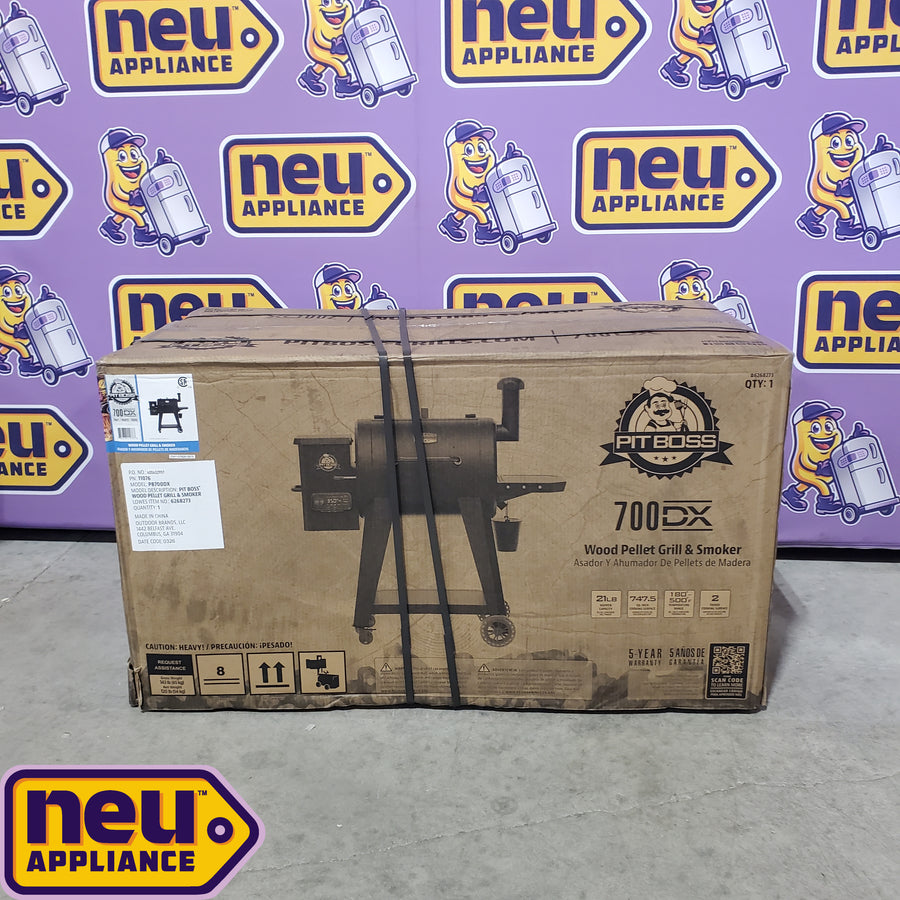 Pit Boss 700 DX Series 740-Sq. in Black Pellet Grill PB700DX - Open Box