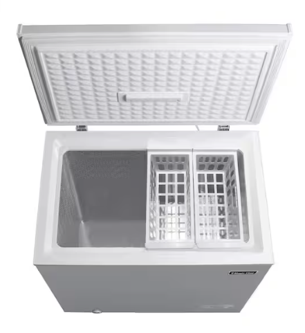 Vissani 7.0 cu. ft. Manual Defrost Chest Freezer with LED Light in White, Garage Ready HMCF7W5 - Scratch & Dent (Moderate)