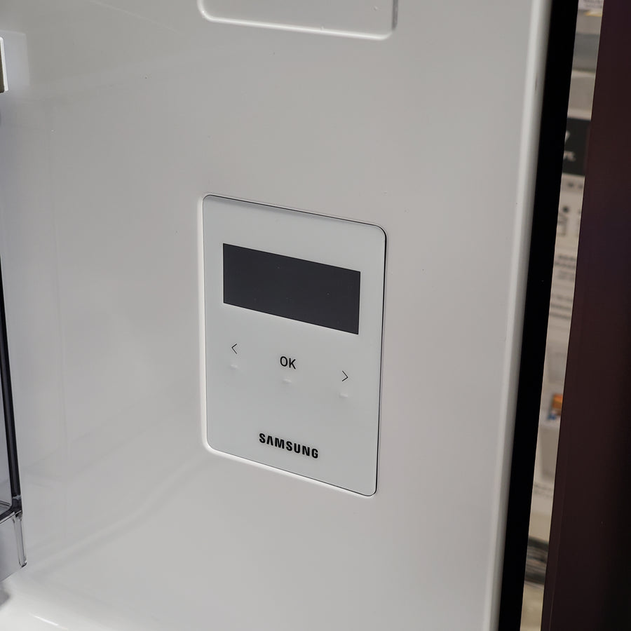 Samsung Bespoke 4-Door Flex™ Refrigerator (29 cu. ft.) with Beverage Center™ 22SD027 - RF29DB9600AP - Scratch & Dent (Minor)