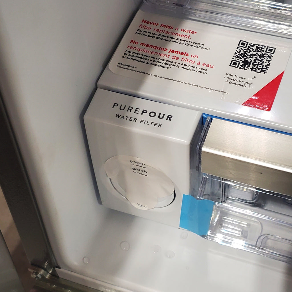 Frigidaire 27.8-cu ft ENERGY STAR French Door Refrigerator with Dual Ice Maker in Fingerprint Resistant Stainless Steel 3SD867 - GRFS2853AF - Scratch & Dent (Minor)