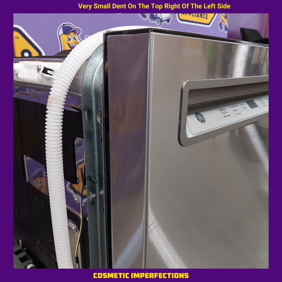 GE® ENERGY STAR® Fingerprint Resistant Front Control with Stainless Steel Interior Dishwasher with Sanitize Cycle 25CR177 - GDF670SYVFS - Scratch & Dent (Minor)