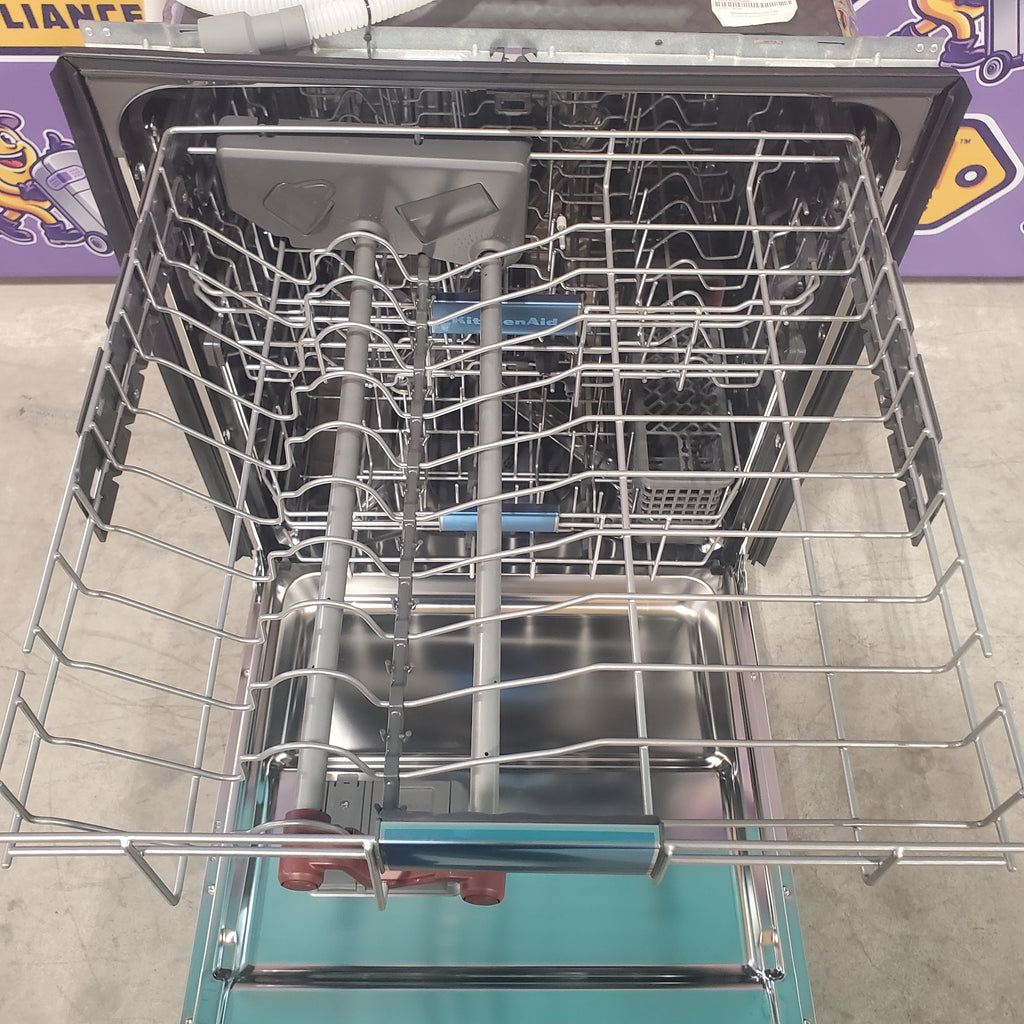 Pictures of KitchenAid 24-inch Top Control Dishwasher in PrintShield Stainless Steel with 3rd Level Rack-KDTM604KPS-Scratch and Dent(Minor) - Neu Appliance Outlet - Discount Appliance Outlet in Austin, Tx