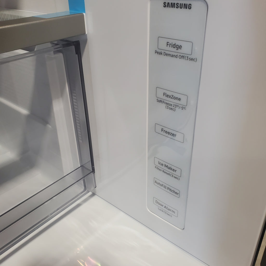 Pictures of Samsung Bespoke 4-Door French Door Refrigerator (29 cu. ft.) with Beverage Center™ in White Glass RF29BB860012AA - Scratch & Dent (Minor) - Neu Appliance Outlet - Discount Appliance Outlet in Austin, Tx
