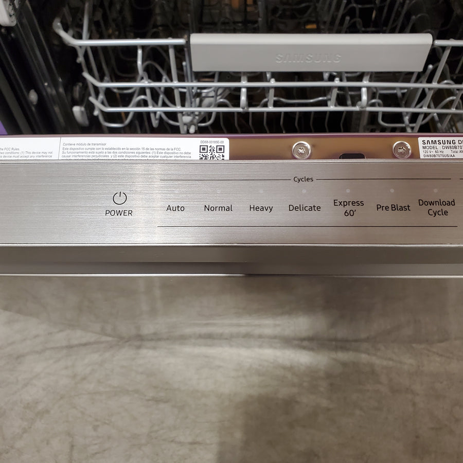 Samsung BESPOKE Smart Stormwash+ 7 Series 42 dBA Dishwasher with Smart Dry 251315SD1142 - DW80B7070US - Scratch & Dent (Major)