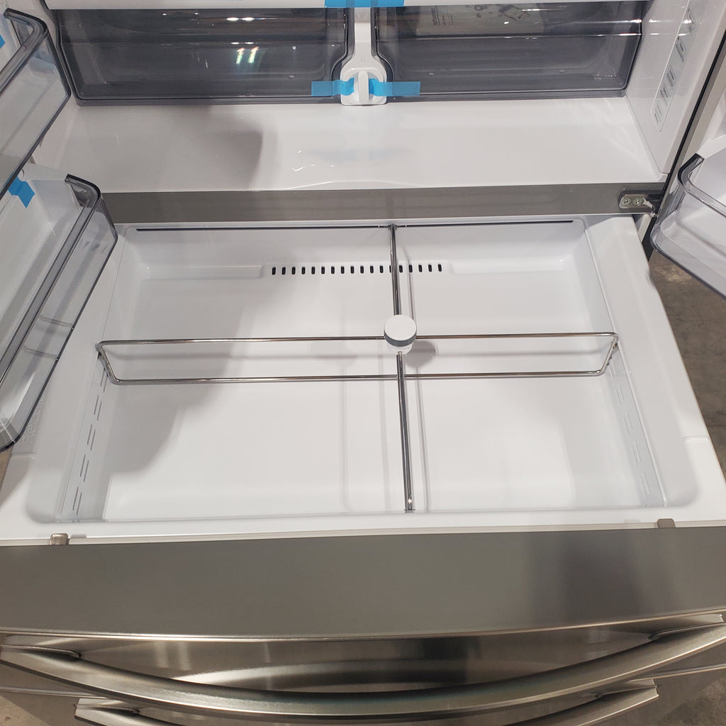 Pictures of Samsung 28-cu ft 4-Door Smart French Door Refrigerator with Ice Maker (Fingerprint Resistant Stainless Steel) ENERGY STAR-RF28R7201SR-Scratch and Dent (Minor) - Neu Appliance Outlet - Discount Appliance Outlet in Austin, Tx