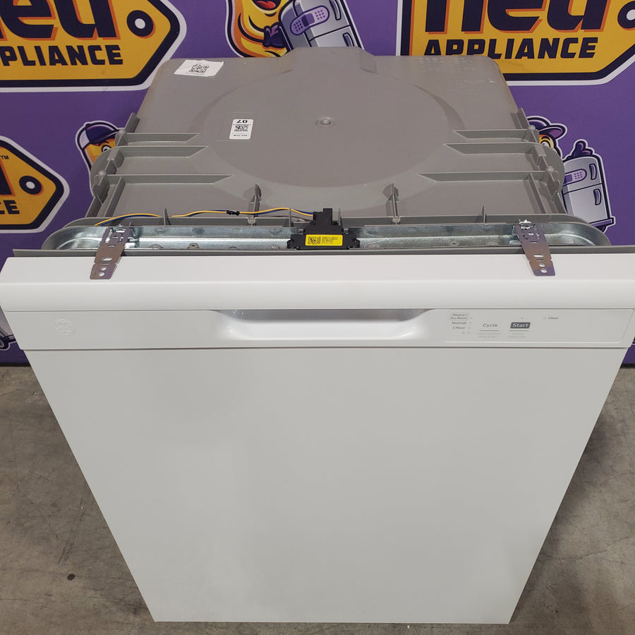 GE® ENERGY STAR® Dishwasher with Front Controls in White 25134SD481 - GDF460PGTWW - Open Box
