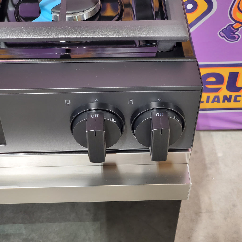 Pictures of Samsung Bespoke 6.0 cu. ft. Smart Slide-In Gas Range with Precision Knobs in Stainless Steel NSG6DG8100SR - Scratch & Dent (Minor) - Neu Appliance Outlet - Discount Appliance Outlet in Austin, Tx