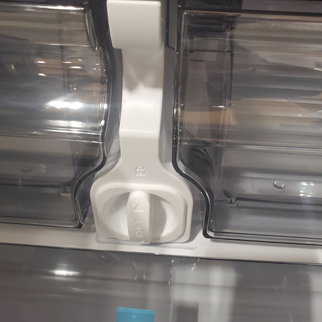 Pictures of Samsung 31.5-cu ft 3-Door Smart French Door Refrigerator with Dual Ice Maker (Stainless Steel) ENERGY STAR RF32CG5300SR - Scratch & Dent - Minor - Neu Appliance Outlet - Discount Appliance Outlet in Austin, Tx