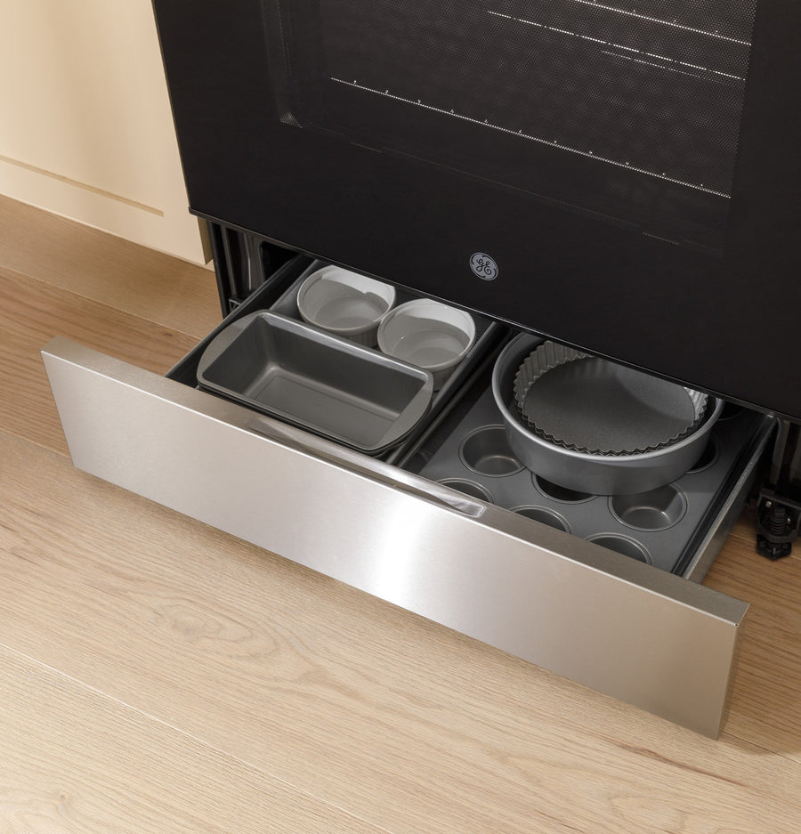 GE® ENERGY STAR® 30" Free-Standing Electric Range GE9888 - GRF400SVBB - New In Box