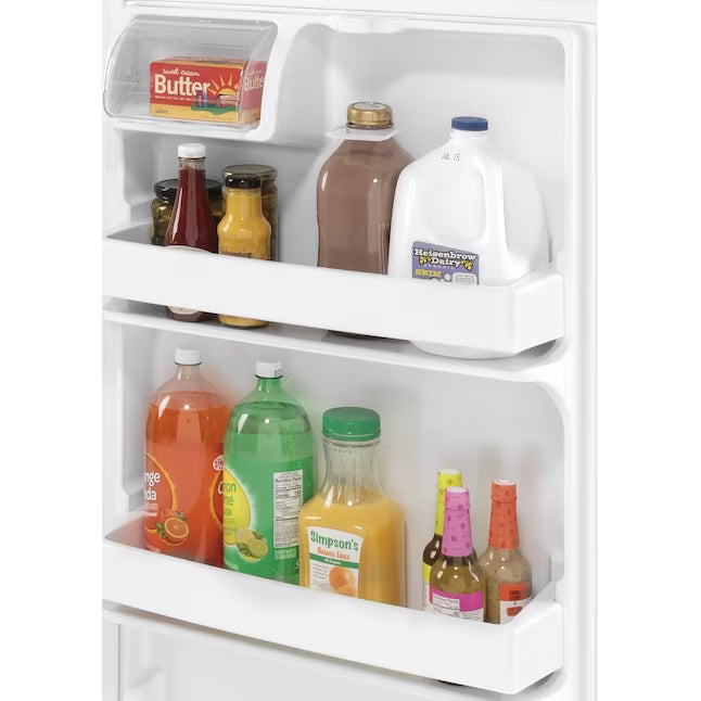 GE® 16.6 Cu. Ft. Top-Freezer Refrigerator in White 25139SD772 - GTS17DTNRWW - Scratch & Dent (Major)