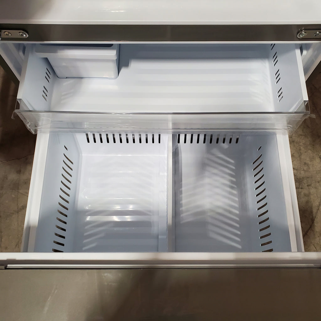 LG 31 cu. ft. Smart Standard-Depth MAX™ French Door Refrigerator with Dual Ice 3SD919 - LRFXS3106S - Scratch & Dent (Minor)