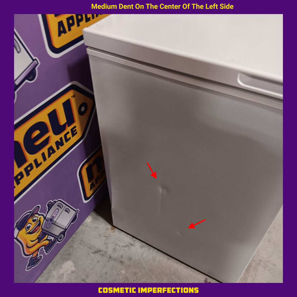 Pictures of Magic Chef 7.0 cu. ft. Chest Freezer in White with 7.0 Cu. Ft. Capacity, Manual Defrost, and Sliding-Bulk Storage Baskets HMCF7W4 - Scratch & Dent (Moderate) - Neu Appliance Outlet - Discount Appliance Outlet in Austin, Tx