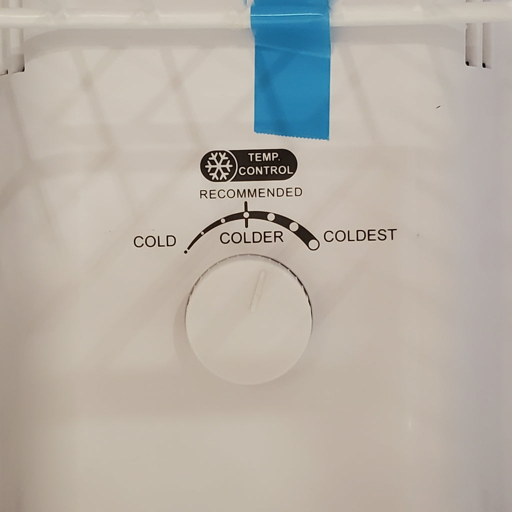 Pictures of Magic Chef 10.1 cu. ft. Top Freezer Refrigerator in Black HMDR1000BE - Scratch & Dent (Moderate) - Neu Appliance Outlet - Discount Appliance Outlet in Austin, Tx