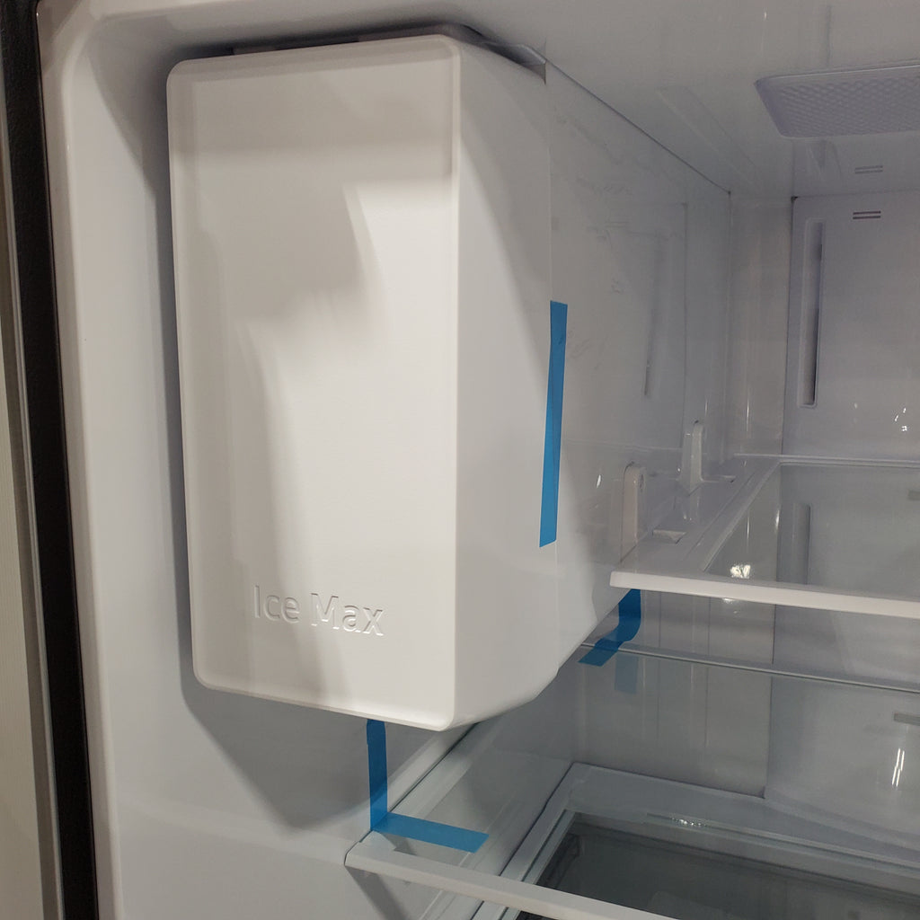 Pictures of Samsung 28-cu ft 4-Door ENERGY STAR Smart French Door Refrigerator with Ice Maker in Fingerprint Resistant Stainless Steel 4SD413 - RF28R7201SR - Scratch and Dent (Minor) - Neu Appliance Outlet - Discount Appliance Outlet in Austin, Tx