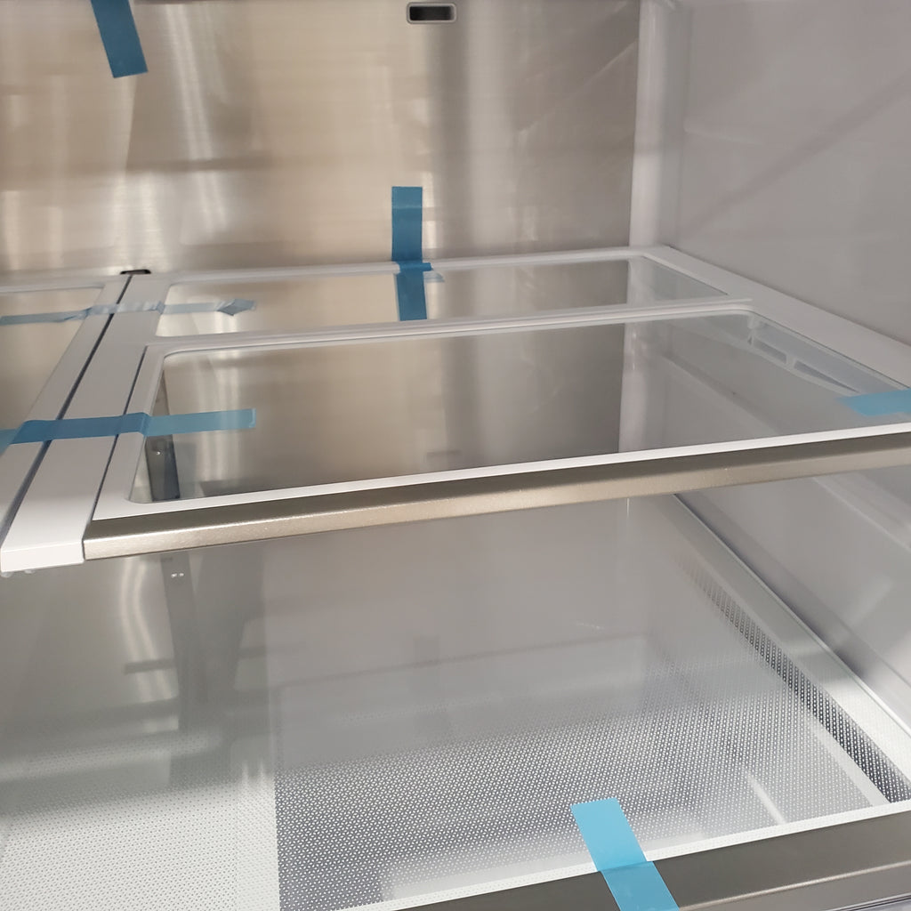 Pictures of Samsung Bespoke 4-Door French Door Refrigerator (29 cu. ft.) with Beverage Center™ in White Glass RF29BB860012AA - Scratch & Dent (Minor) - Neu Appliance Outlet - Discount Appliance Outlet in Austin, Tx