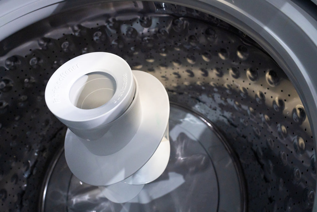 Pictures of GE Unitized Spacemaker® 3.8 cu. ft. Capacity Washer with Stainless Steel Basket and 5.9 cu. ft. Capacity Electric Dryer GUD27ESSMWW - New in Box - Neu Appliance Outlet - Discount Appliance Outlet in Austin, Tx