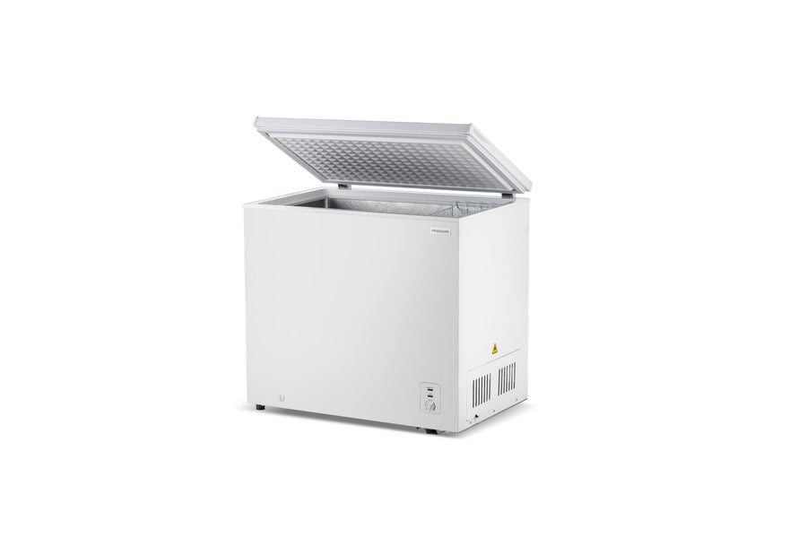 Frigidaire 7.0 cu ft Chest Freezer Deep Freezer for Garage, Kitchen, Basement, Large Capacity for Bulk Storage EFRF7003 - Scratch & Dent (Minor)