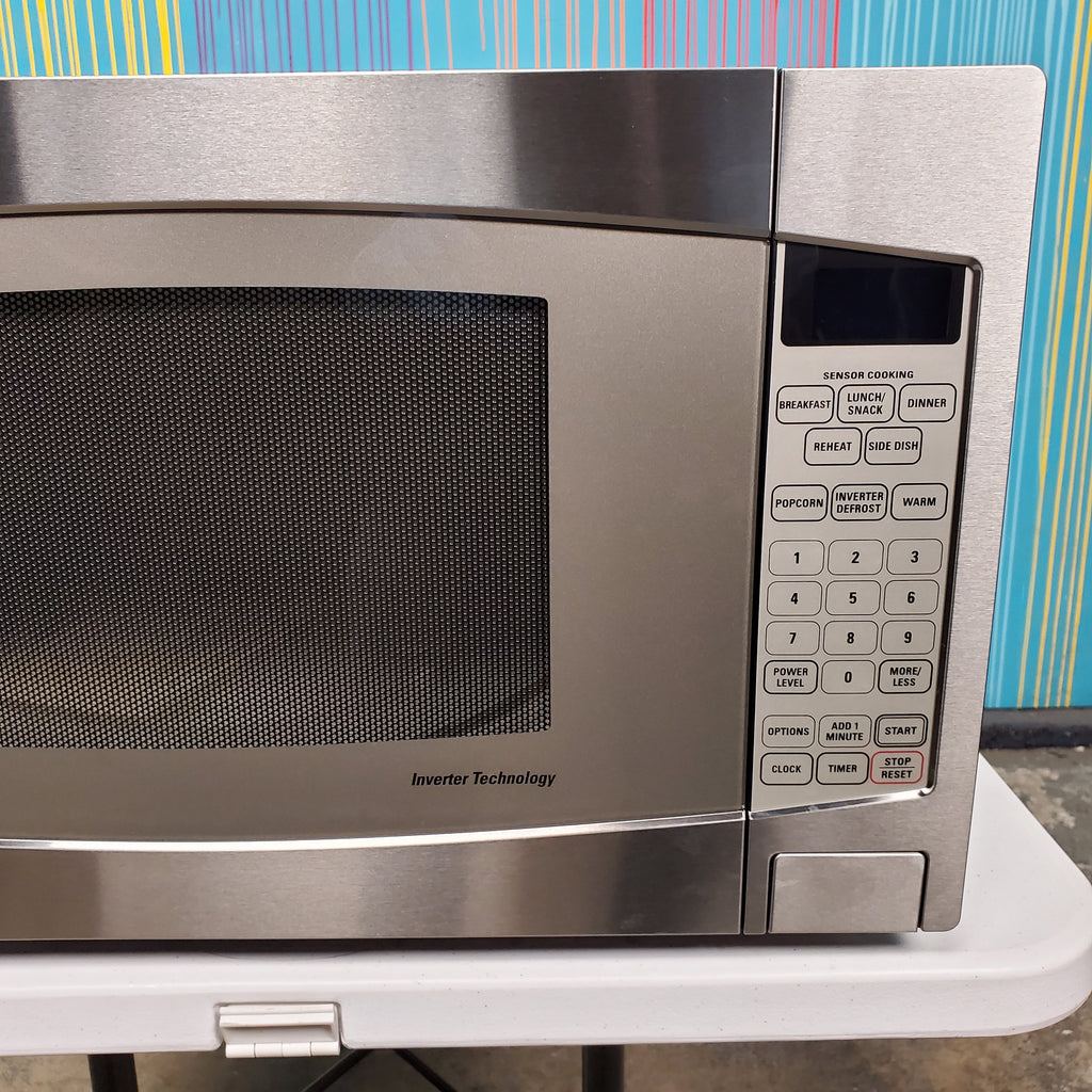 Pictures of Stainless Steel GE. 2.2 cu. ft. Countertop Microwave Oven with Inverter Defrost Technology - Scratch & Dent - Minor - Neu Appliance Outlet - Discount Appliance Outlet in Austin, Tx