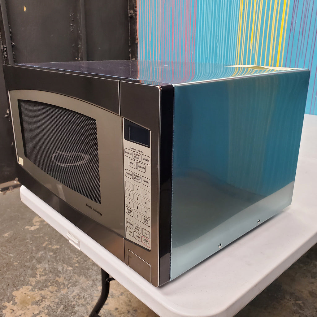 Pictures of Stainless Steel GE. 2.2 cu. ft. Countertop Microwave Oven with Inverter Defrost Technology - Scratch & Dent - Minor - Neu Appliance Outlet - Discount Appliance Outlet in Austin, Tx