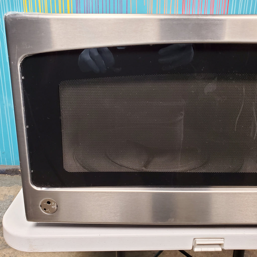 Pictures of Stainless Steel GE 2.0 cu. ft. Countertop Microwave Oven with Sensor Cooking Controls - Scratch & Dent - Minor - Neu Appliance Outlet - Discount Appliance Outlet in Austin, Tx