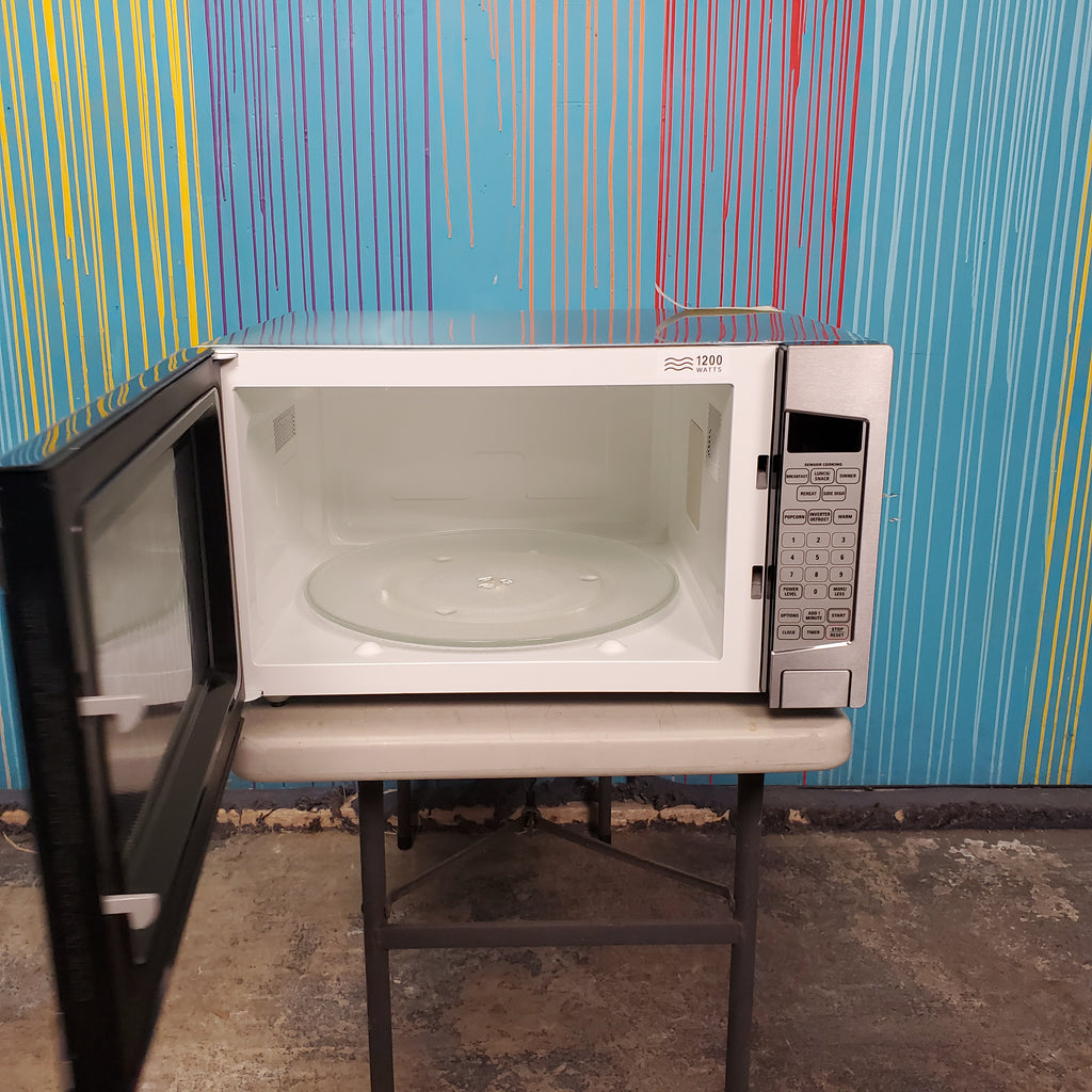 Pictures of Stainless Steel GE. 2.2 cu. ft. Countertop Microwave Oven with Inverter Defrost Technology - Scratch & Dent - Minor - Neu Appliance Outlet - Discount Appliance Outlet in Austin, Tx