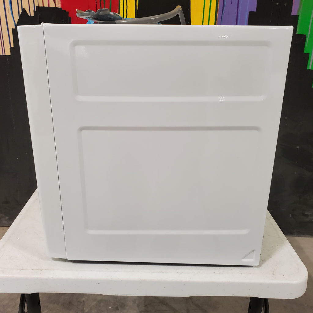 Pictures of White GE 1.6 cu. ft. Over the Range Microwave with 13.5 inch Defrost Options - Open Box - Neu Appliance Outlet - Discount Appliance Outlet in Austin, Tx