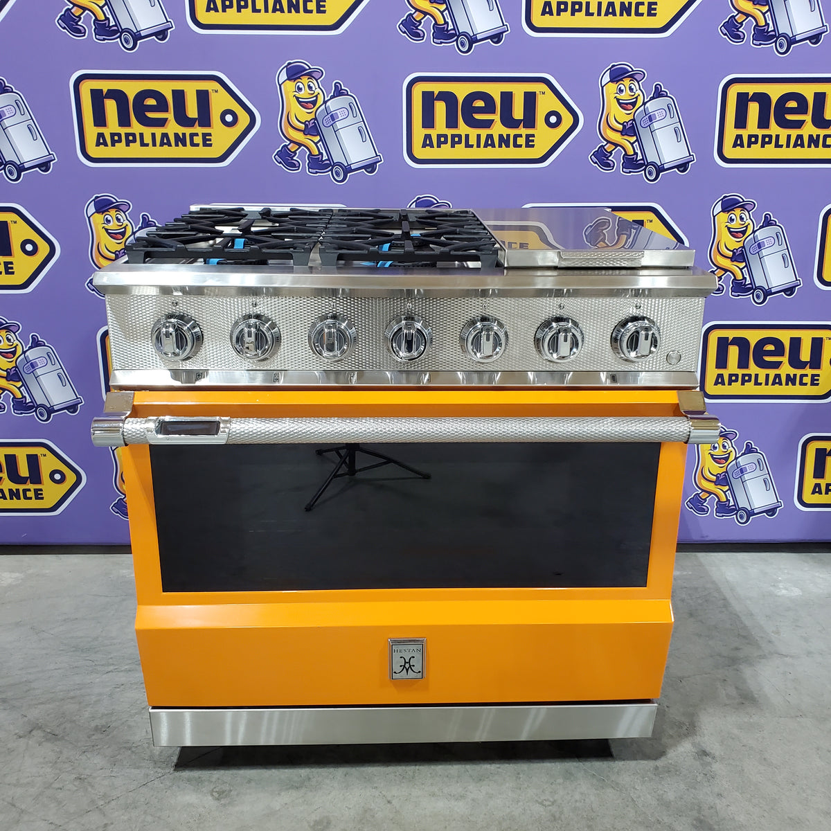 Hestan Dual Fuel Range with 4 Burners, 12 Inch Griddle, MarquiseDisplay™, PureVection™, CircuFlame™, Continuous Grates and 5.8 cu. ft. Oven Cavity KRD364GDNG - Scratch & Dent (Minor)
