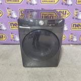 Samsung 7.5-cu ft Stackable Vented Electric Dryer with Steam Cycle in Fingerprint Resistant Black Stainless Steel DVE45R6100V - Scratch & Dent (Moderate)