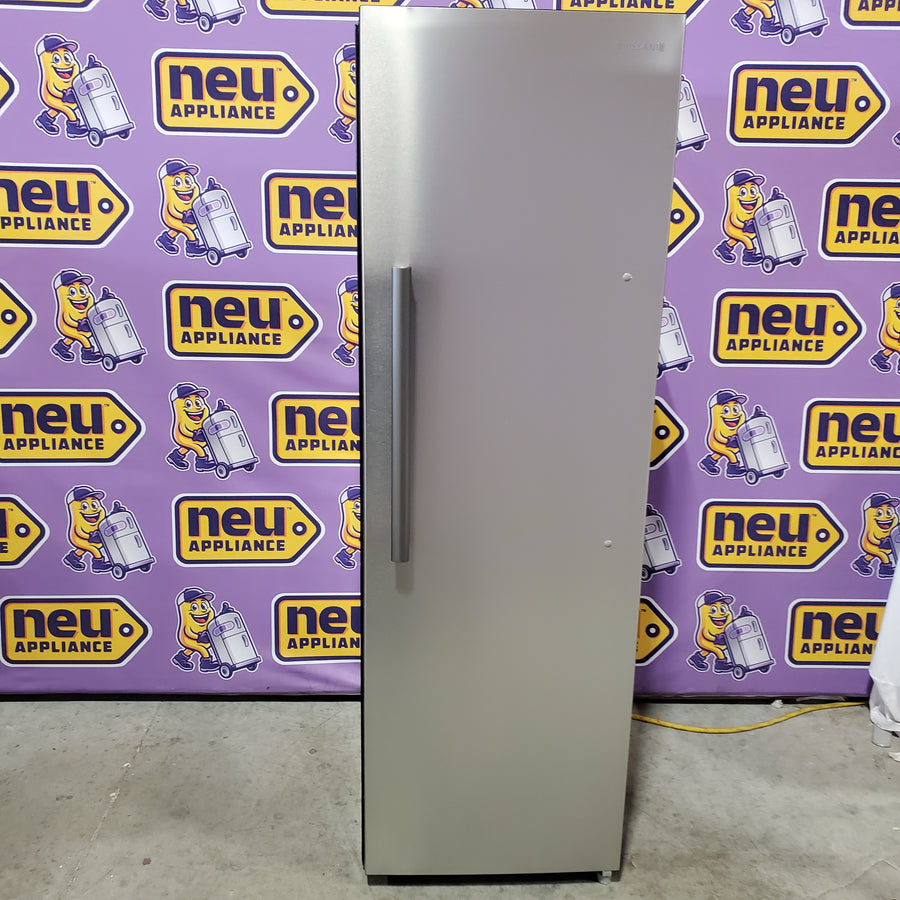 Vissani 11 cu. ft. Convertible Upright Freezer in Stainless Look with Adjustable Shelving, Garage Ready MDUF11SS5 - Scratch & Dent (Minor)