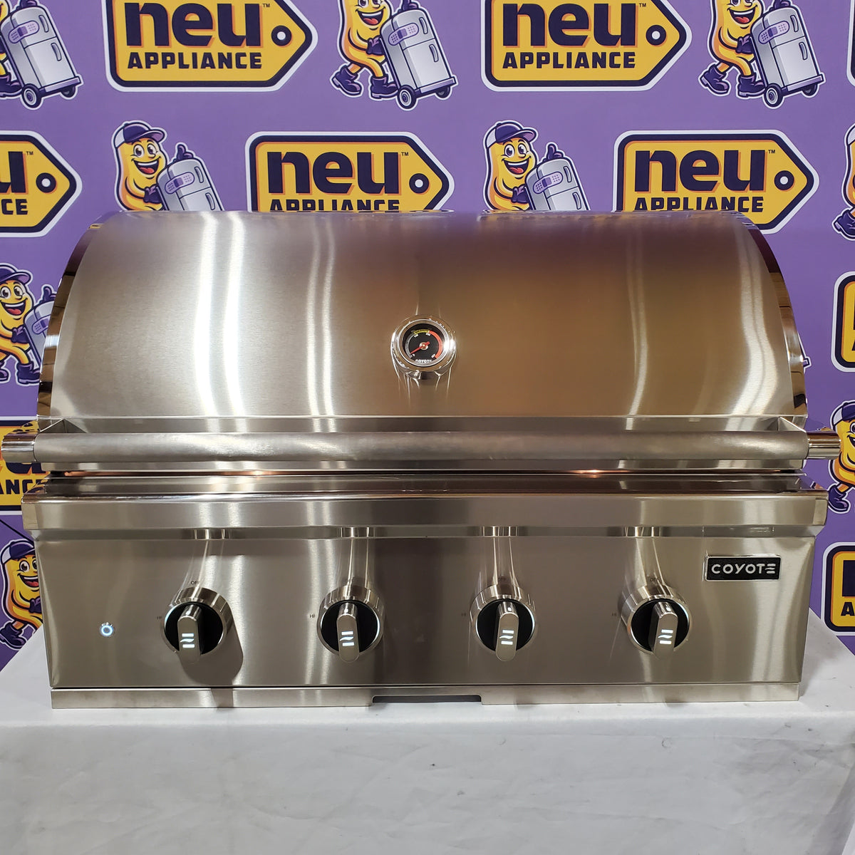 Coyote 36" Coyote Outdoor Living CL-Series Built-In Liquid Propane Gas (LP) Grill in Stainless Steel C3CL36LP - Open Box