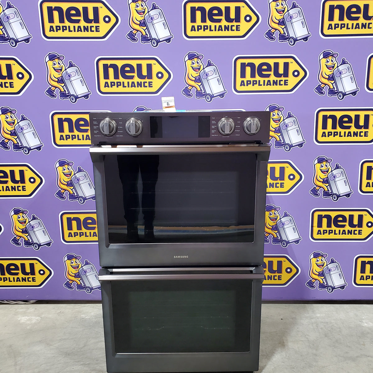Samsung Steam Cook with Flex Duo 30 inch Double Electric Wall Oven Self-cleaning in Fingerprint Resistant Black Stainless Steel NV51K7770DG - Scratch & Dent (Minor)