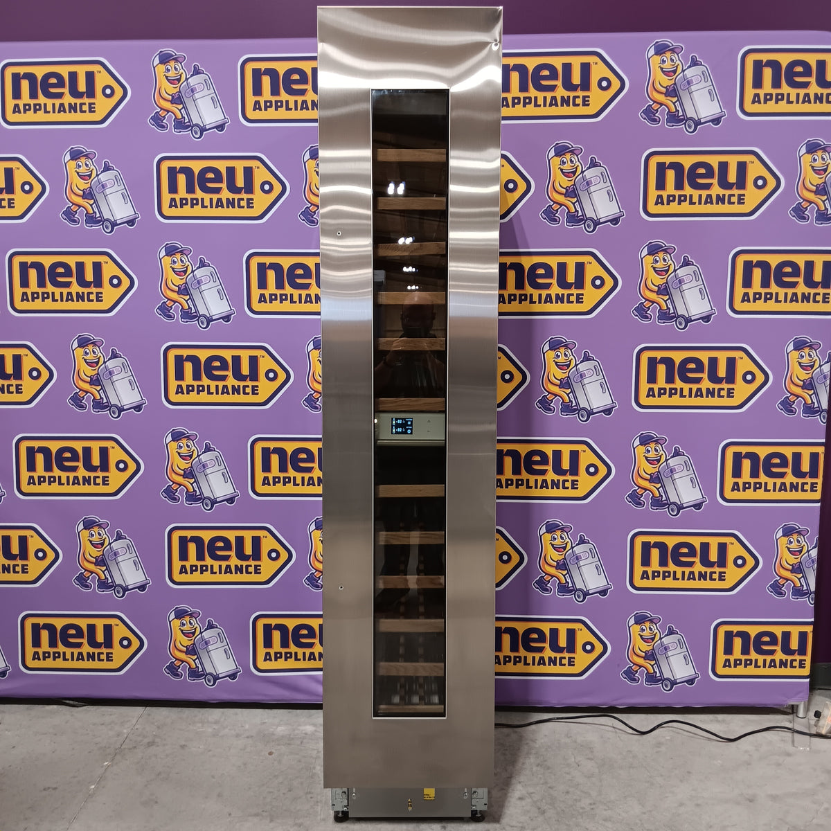 Bertazzoni 18" Dual Zone Wine Cooler Column with 52 Bottle Capacity, 12 Wooden Racks, UV Light-Shielding Glass Window, LED Lights and Digital Touch Controls REF18WCPIXR - Open Box