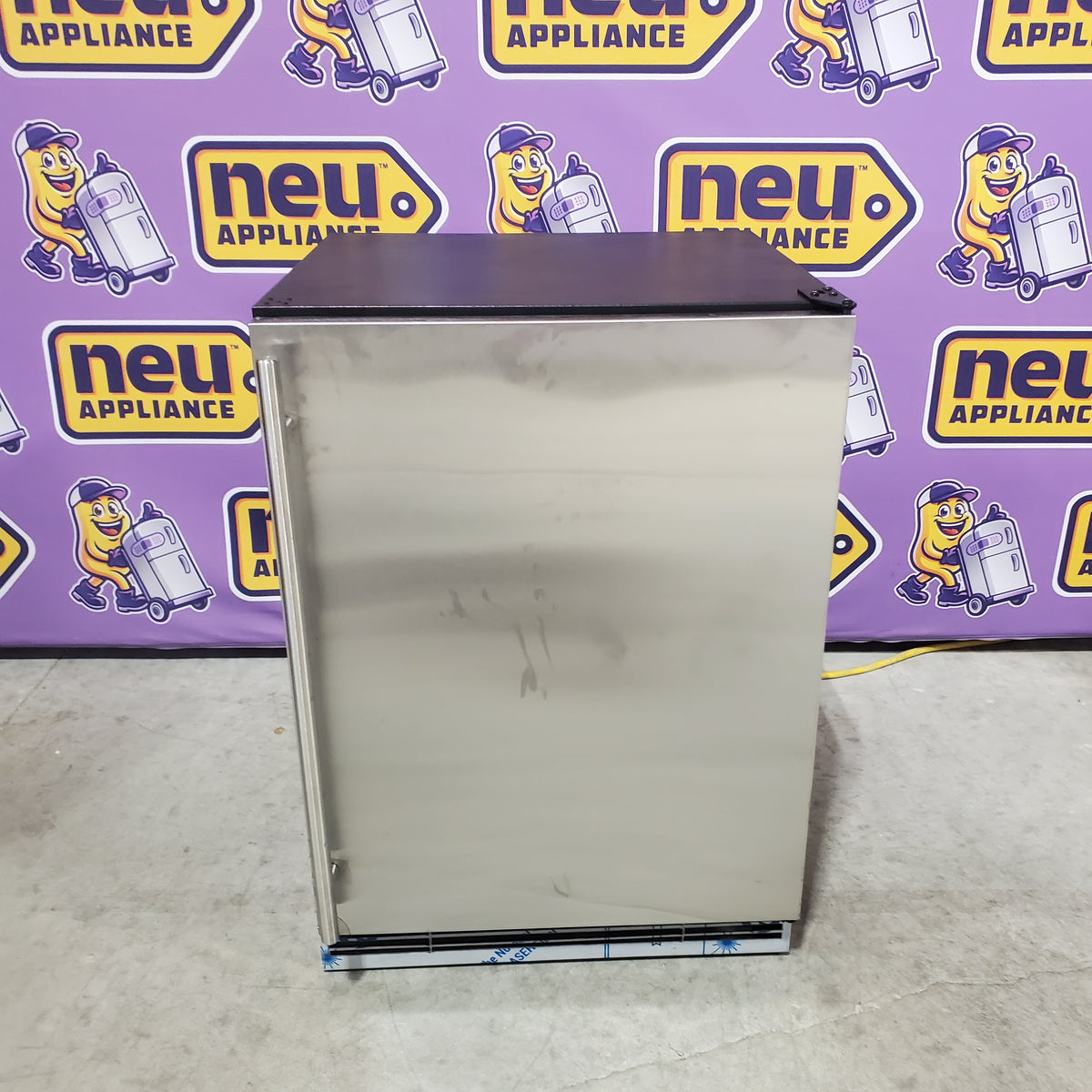 U-Line - 1 Class 4.2 Cu. Ft. Undercounter Refrigerator with Ice Maker in Stainless Steel UHRI124SS01A - Open Box