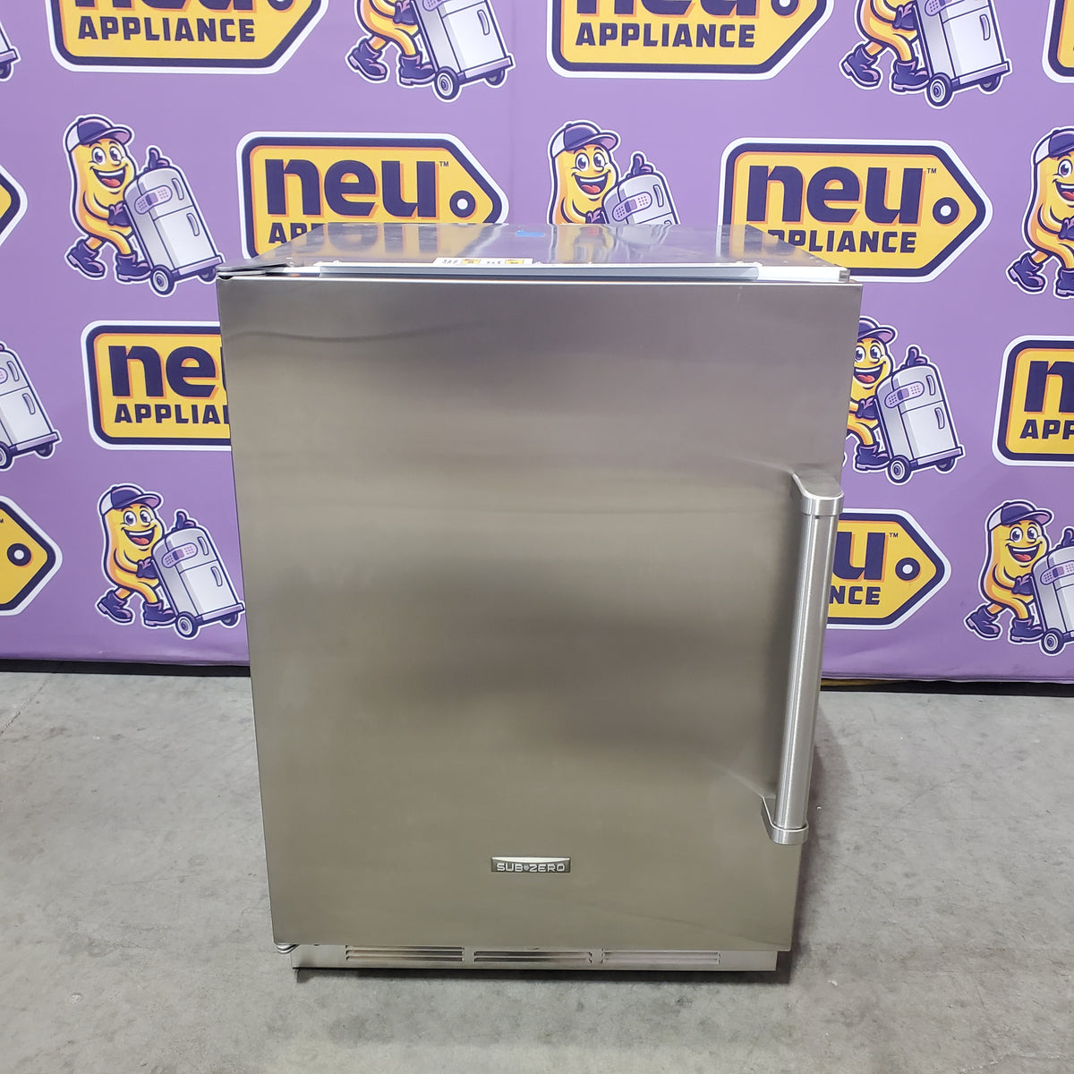 Sub-Zero Legacy Model 24" Outdoor Undercounter Refrigerator with Stainless Door UC-24RO - Open Box
