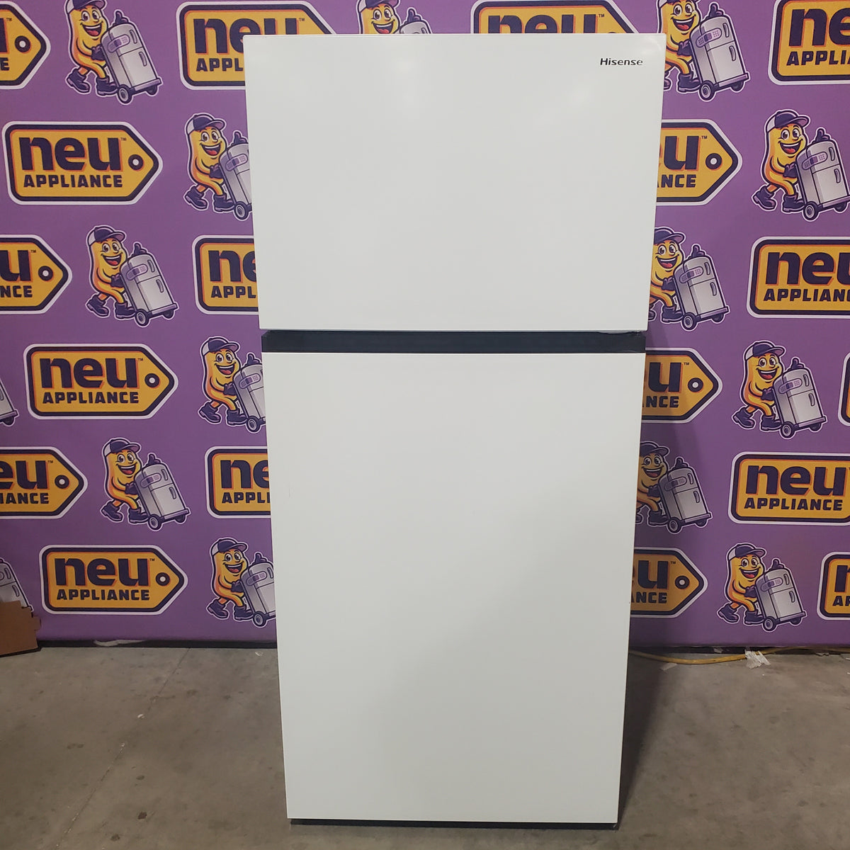 Hisense PureSpace 18.1-cu ft Counter-Depth 30-in Wide Top-Freezer Refrigerator Garage Ready ENERGY STAR Certified in White RT180N3SWEH - Scratch & Dent (Minor)