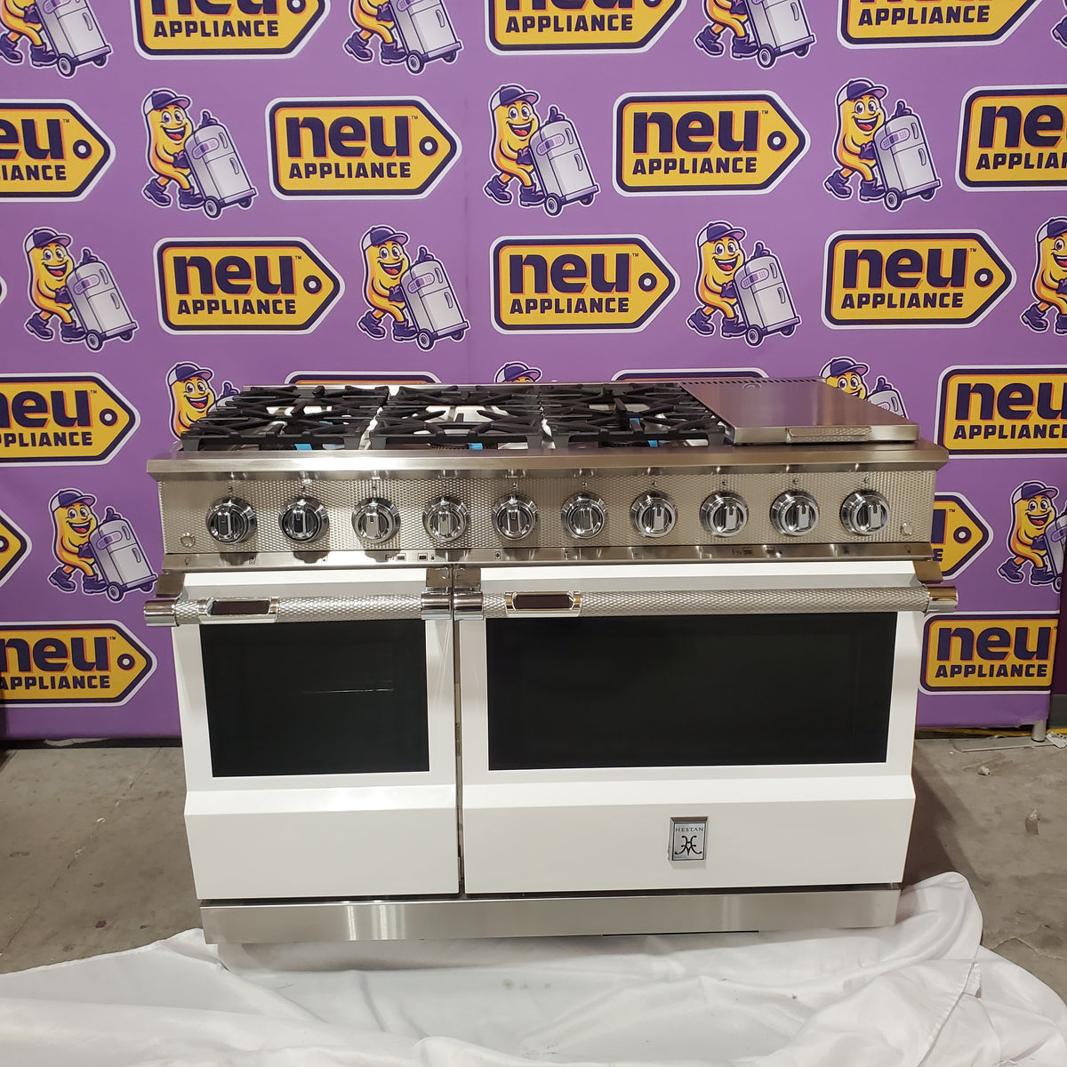 Hestan 48 Inch Freestanding Dual Fuel Range with 5 Burners, 12 Inch Griddle, Heavy-Duty Cast Iron Grates, CircuFlame™, Dual-Flow Burner, Electronic Ignition/Reignition, and PureVection™ KRD485GD-NG-WH - Open Box
